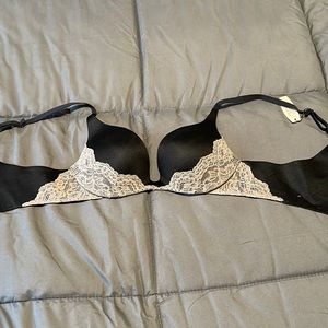 Victoria’s Secret underwire bra